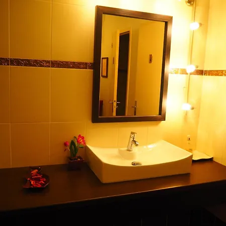 Brit Confort מלון 3*