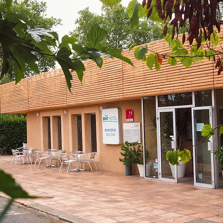 מלון Brit Confort 3*