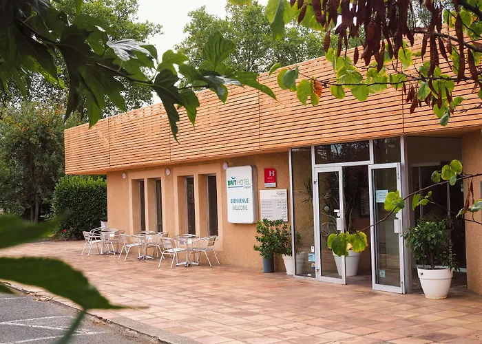 Hotel Brit Confort 3*